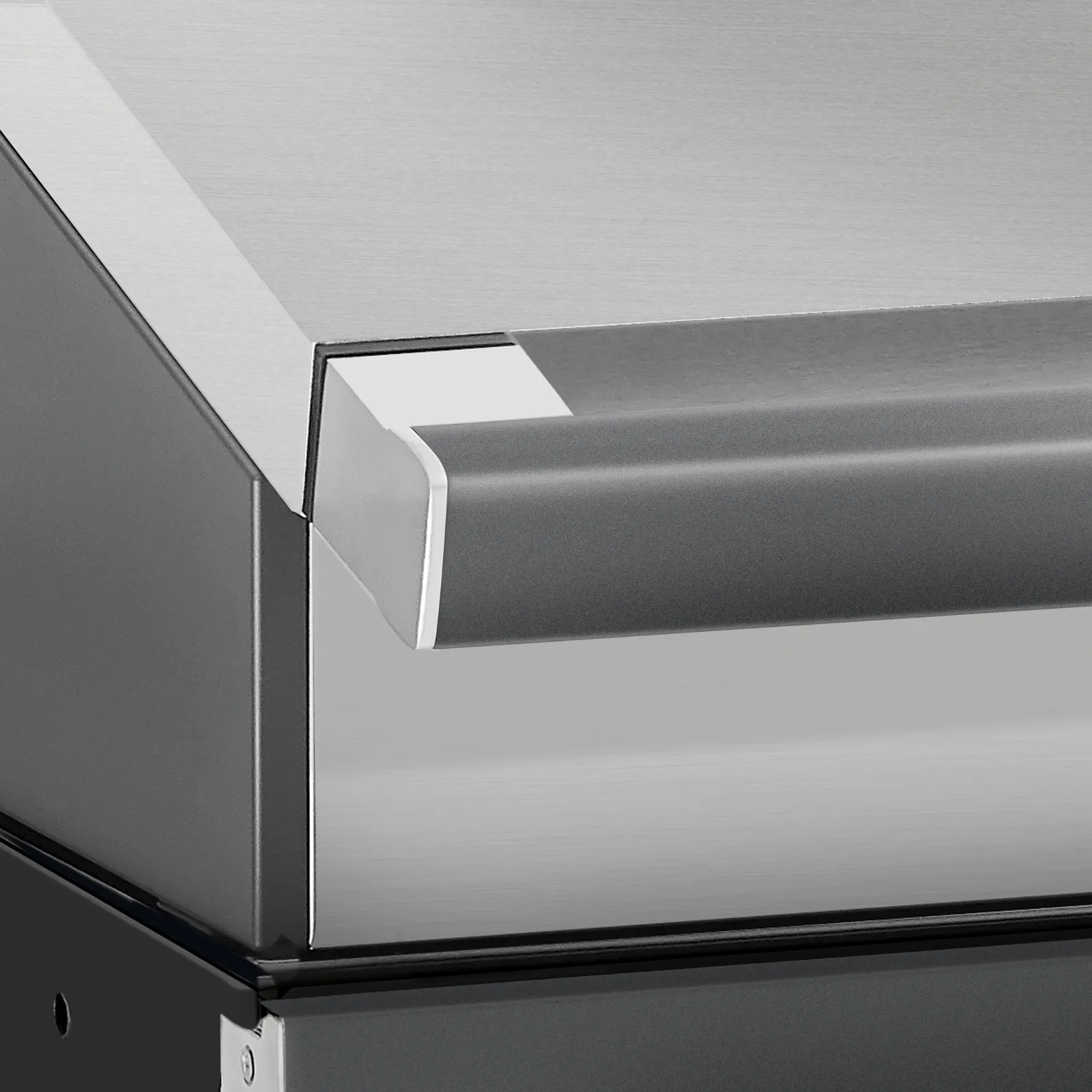 BeefEater 1700 Serie – 4-Brenner Gasgrill mit Seitenbrenner