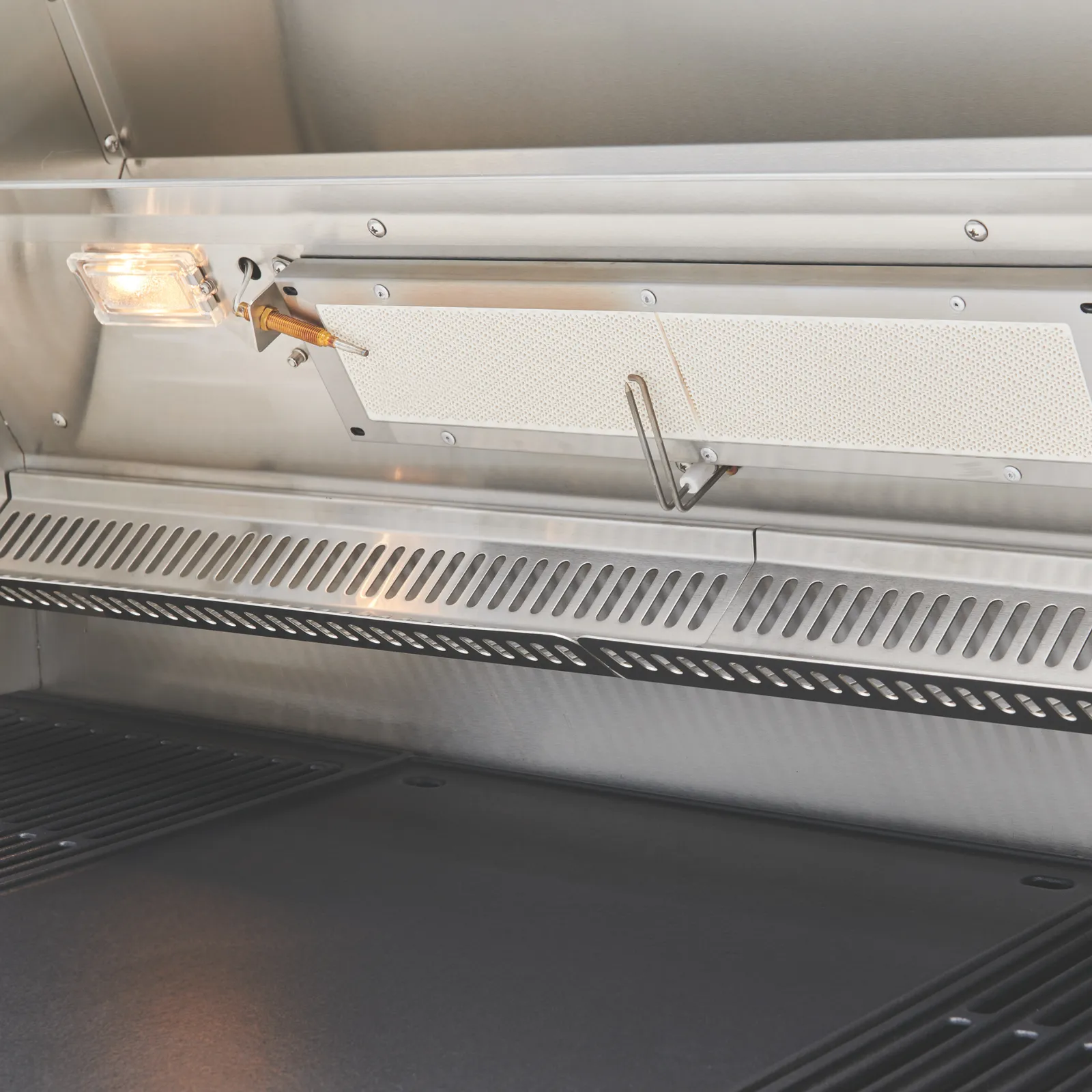 Signature® 7000 Premium Serie – 4 Brenner Einbaugrill
