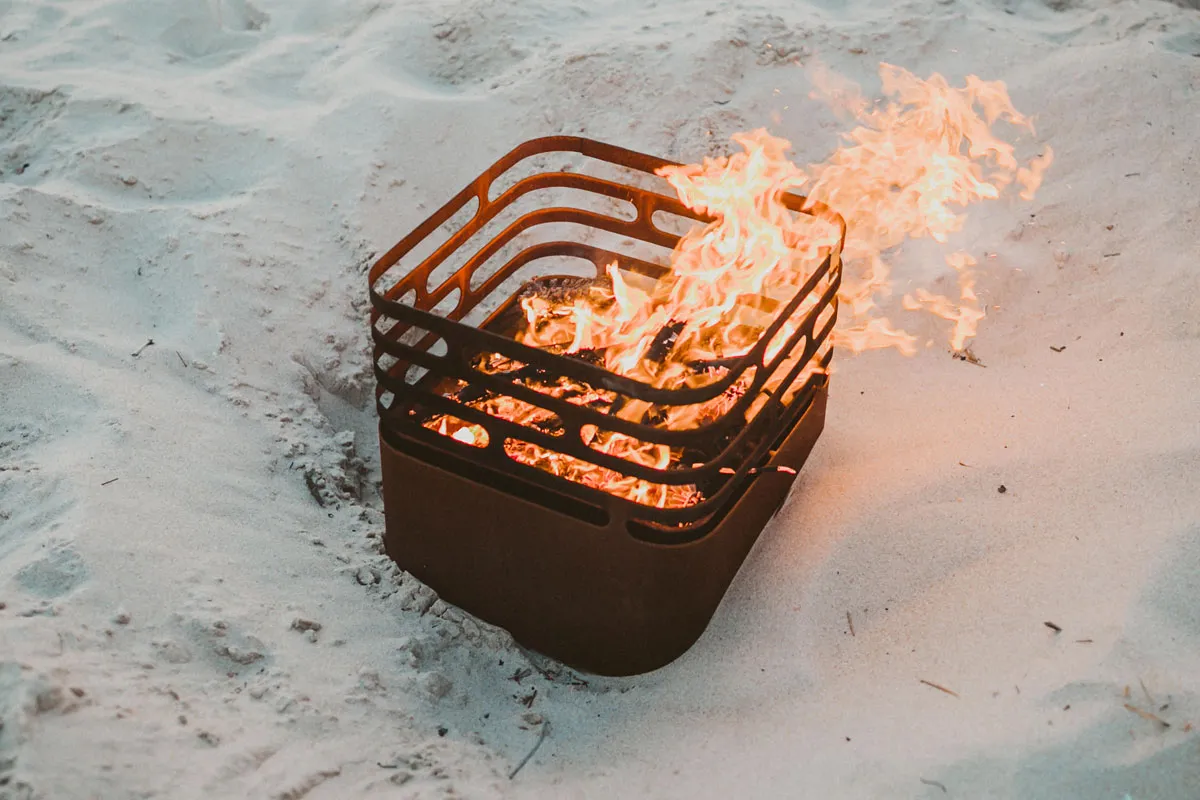 CUBE Feuerkorb rostig